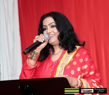 Singer Anupama Chakraborty Srivastava Has Been Honored With The Title Of Melody Queen Of UAE In Dubai And  International Indian Icon US (Chicago)