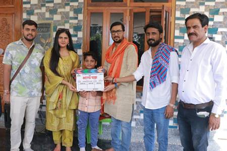 धीरू यादव, केशव माहेश्वरी की सतीश दूबे के निर्देशन में ‘भाग्य चक्र’ की शूटिंग वाराणसी में शुरू