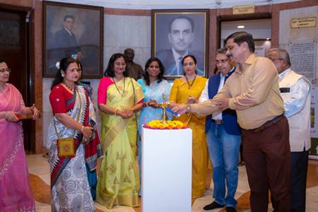 KALAMANJIRI  An Exhibition Of Paintings & Sculptures By 5 Women Artists In Jehangir Art Gallery