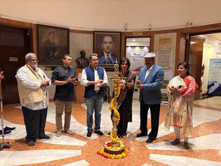 IMMOVABLE BEAUTY Solo Show Of Paintings By Well-Known Artist Prof. Sunil Saxena In Jehangir Art Gallery