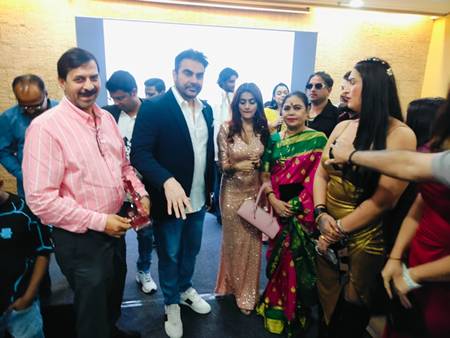 समाजसेवा और महिला सशक्तिकरण में उत्कृष्ट योगदान के लिए संघमित्रा ताई गायकवाड को मिला दोहरा सम्मान