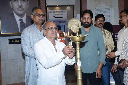 “CHITTADARSHANI” Art Exhibition By Contemporary Artist Dhiraj Hadole In Jehangir Art Gallery
