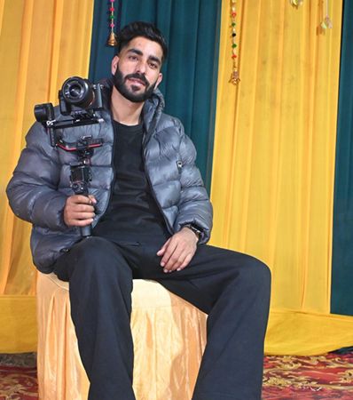 Shan Photographer An Emotion In Mountains Of District Doda