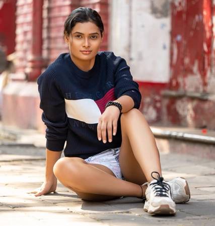 Diksha Sharma Talks About Working On ‘Dil Tod Ke Chal Diya’ And Her First Collaboration With Director Sadhu Kabra